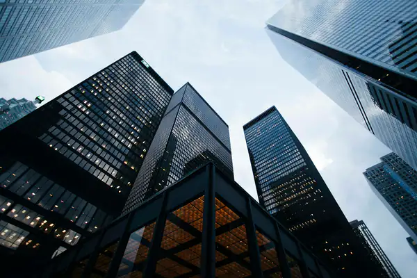 Edificio en Block Completo de 2.400 m² Apto Sede Institucional
