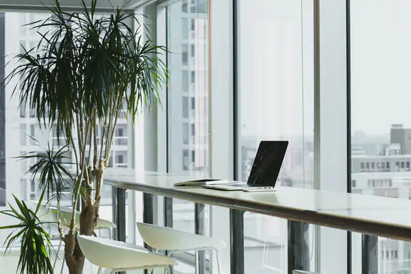Semipiso de Oficinas Corporativas de 120 m² en Edificio Institucional